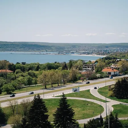 Location,sea ​​view And Luxury In Symphony